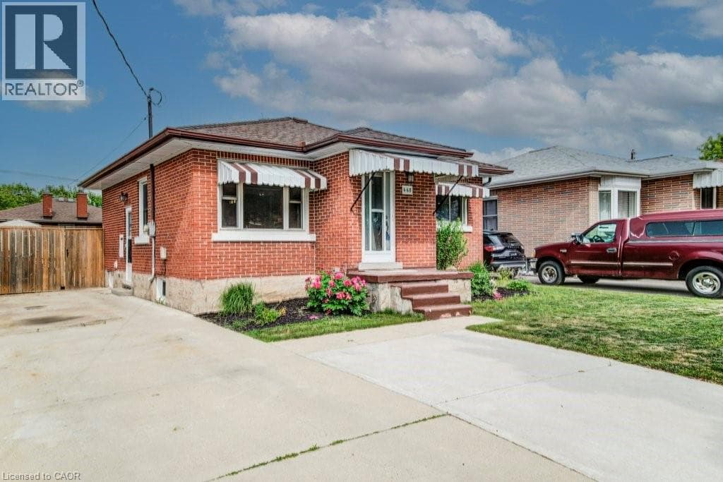 468 HIGHLAND Road E — photo 2