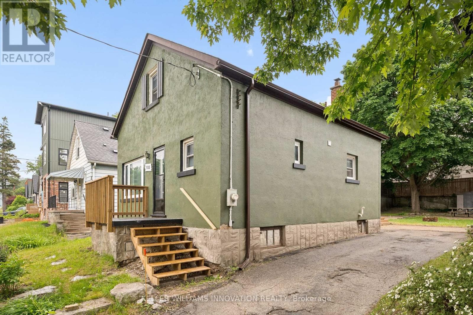 555 WELLINGTON STREET N — photo 3