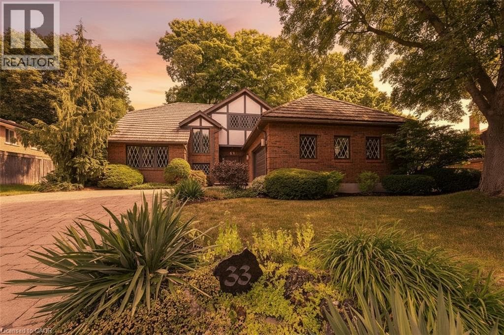 33 WALNUT Drive — photo 1