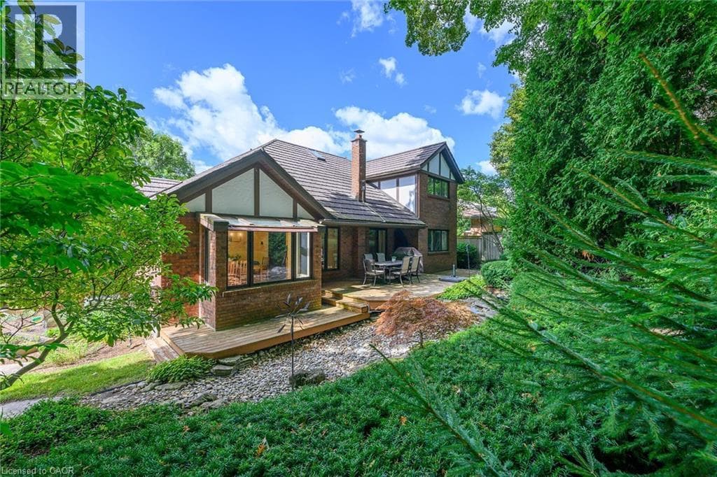 33 WALNUT Drive — photo 2