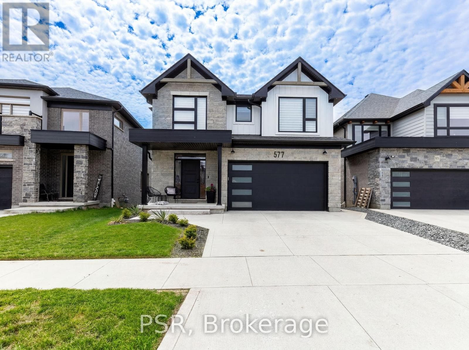 577 DOONWOODS CRESCENT — photo 1