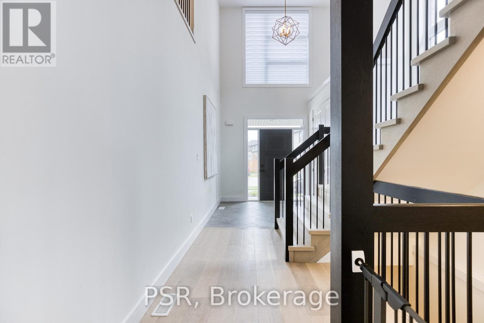 577 DOONWOODS CRESCENT — photo 3