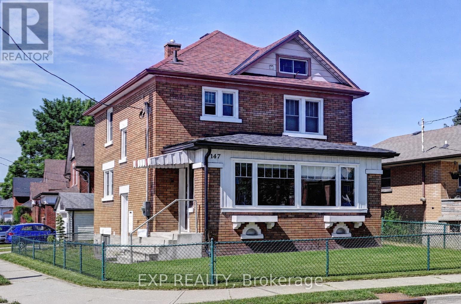 147 COURTLAND AVENUE E — photo 1