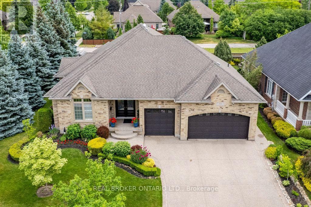 114 PENNSYLVANIA CRESCENT — photo 1