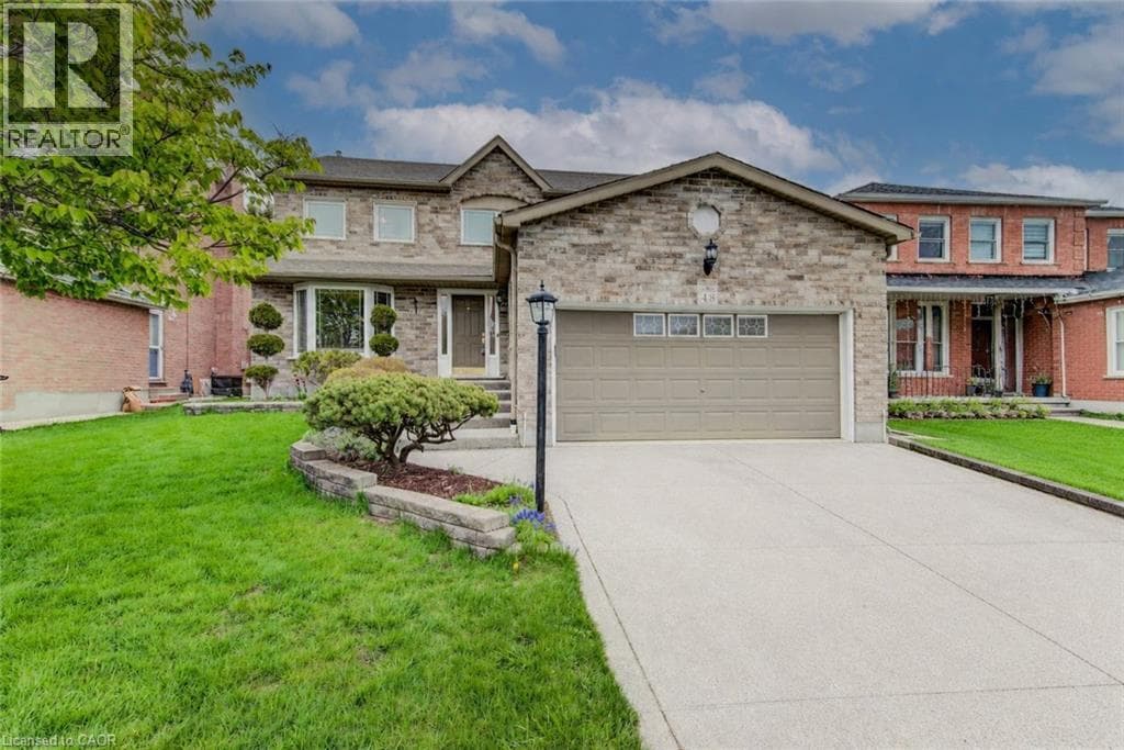 48 LENNOX Crescent — photo 1
