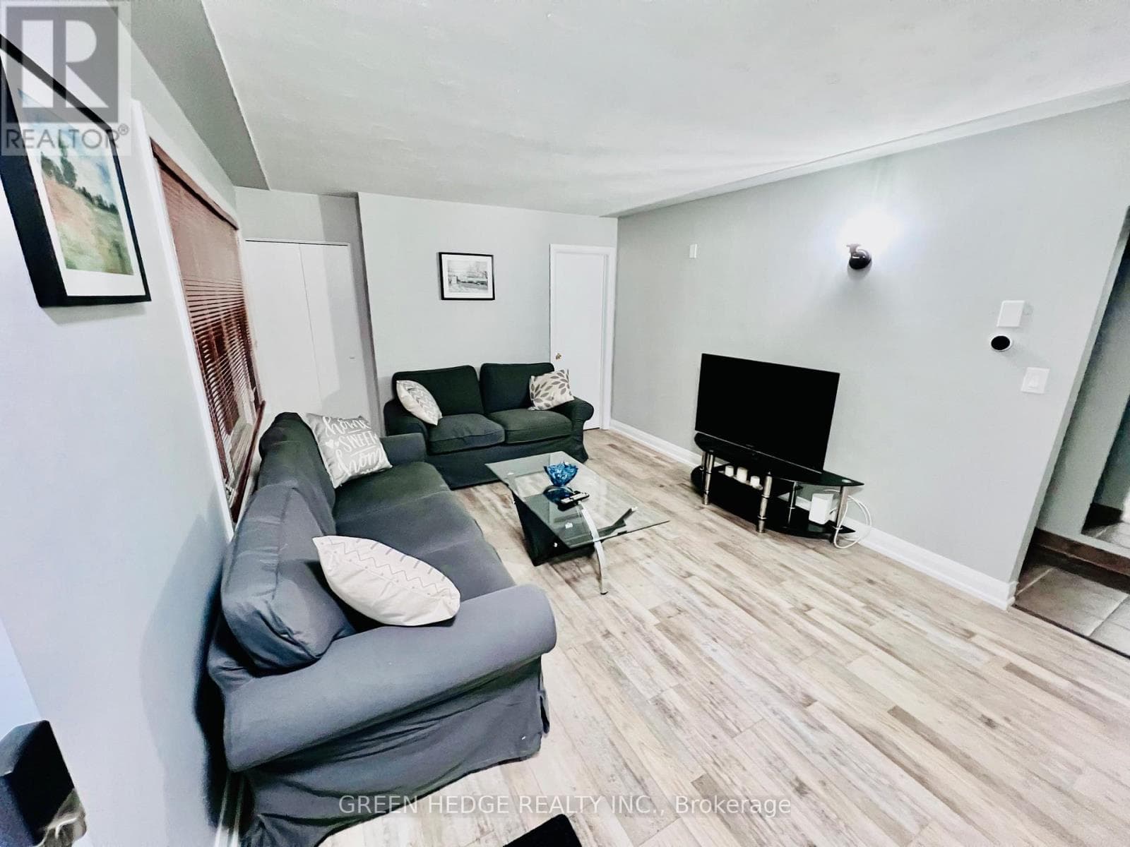34 STANLEY AVENUE — photo 3