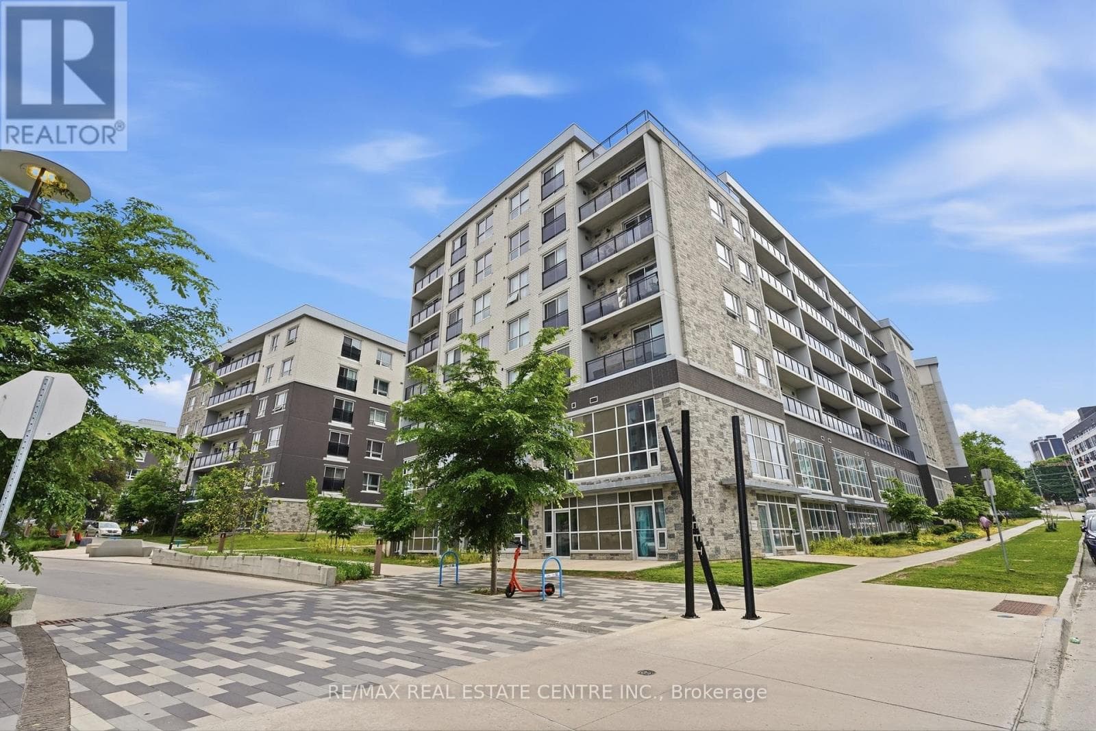 B02 - 275 BUILDING G LARCH STREET — photo 1