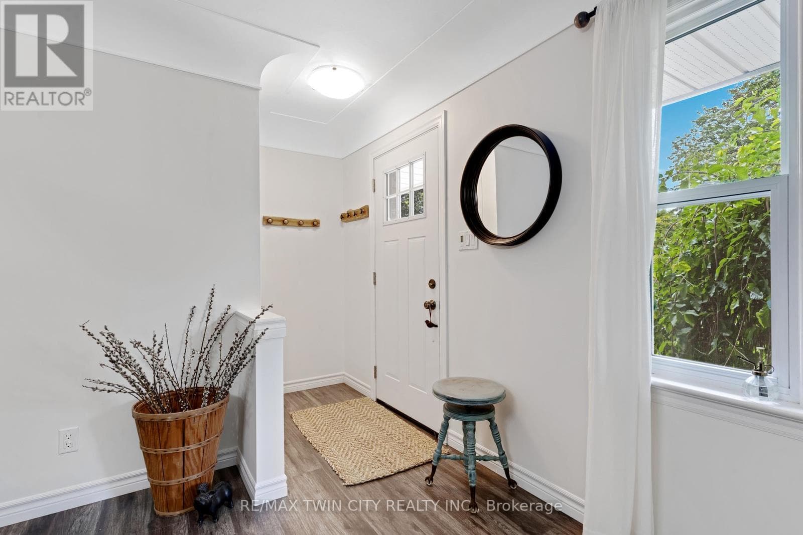 1023 ROSE STREET — photo 3