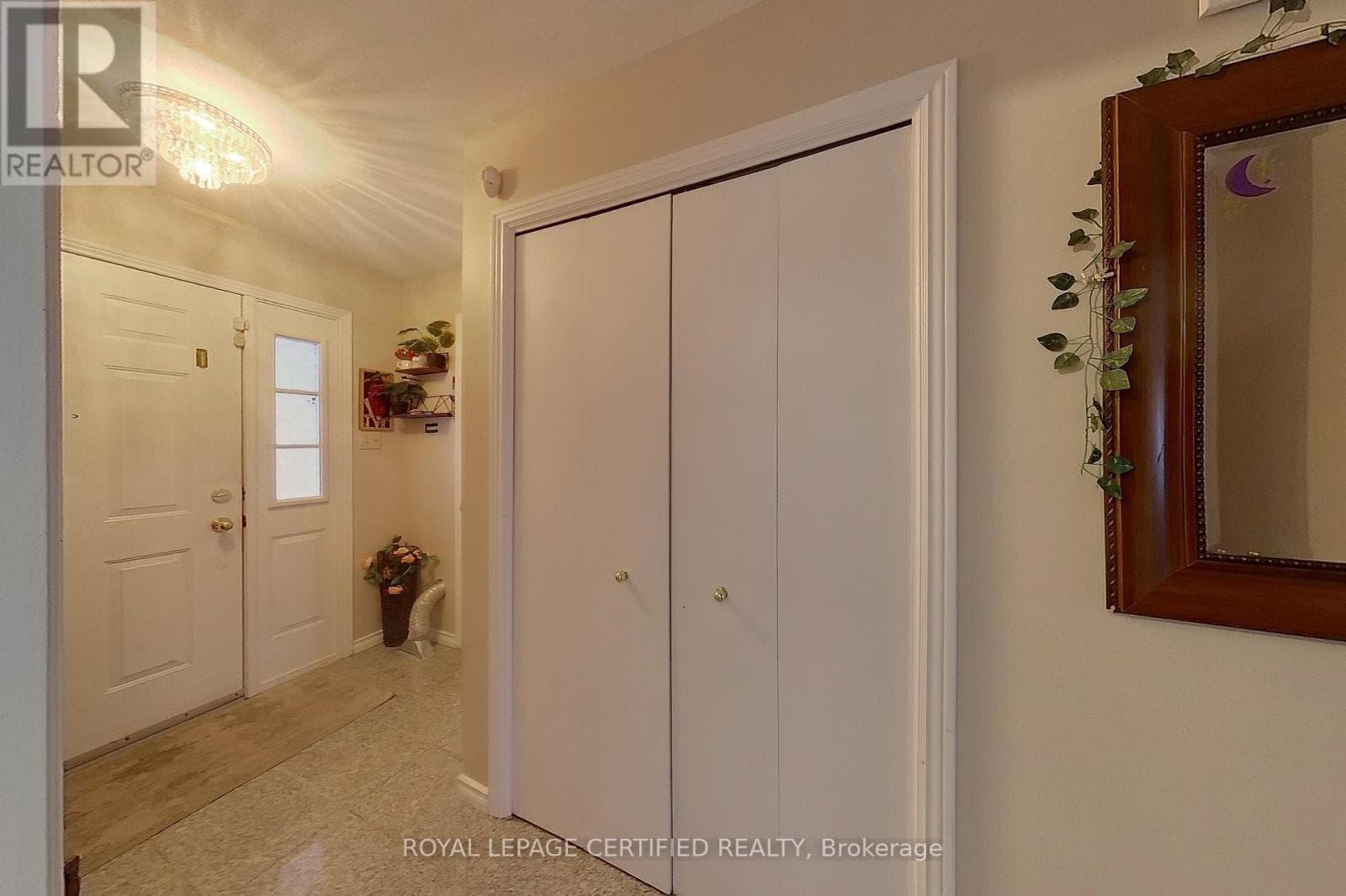 233 BENESFORT CRESCENT — photo 2