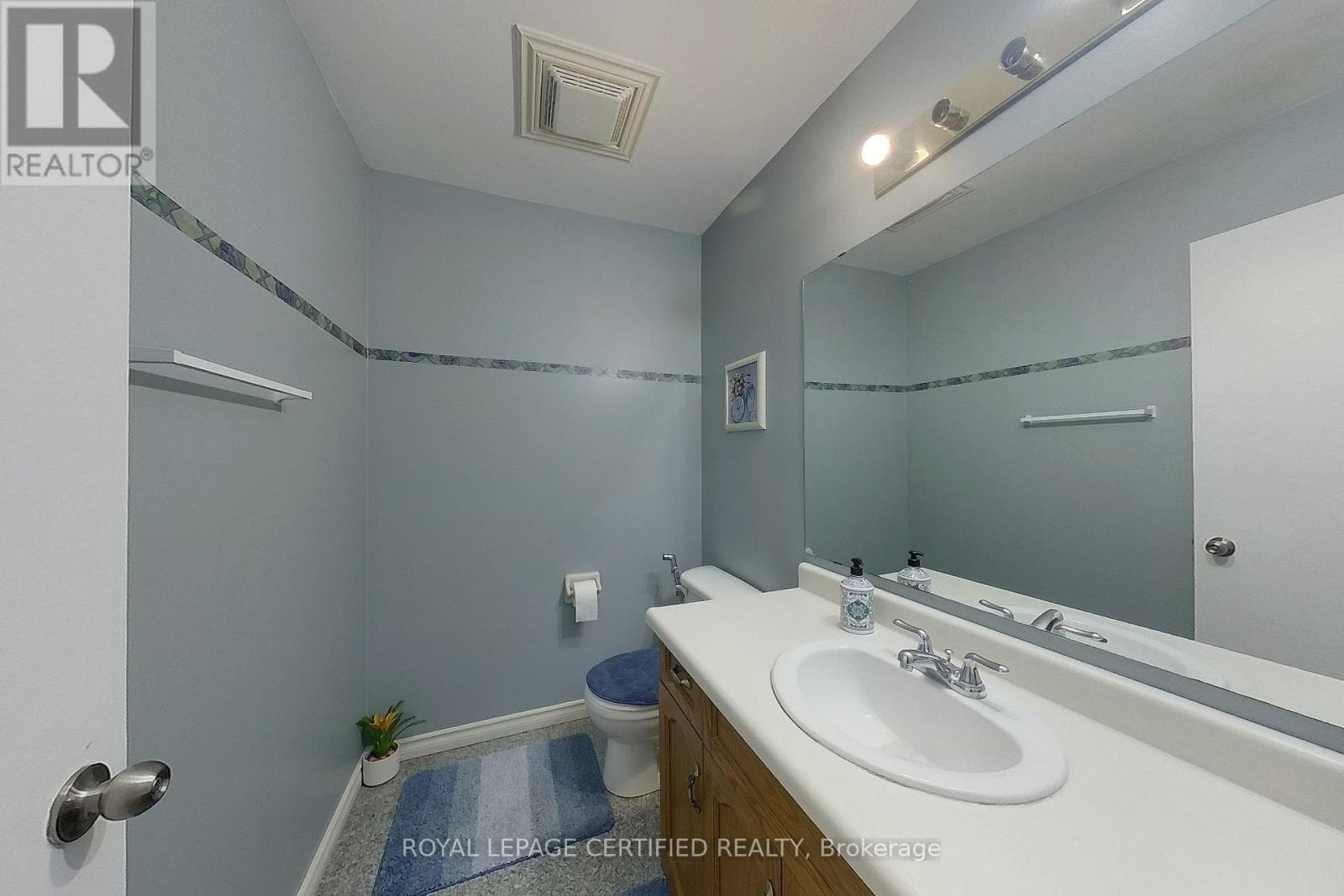 233 BENESFORT CRESCENT — photo 3