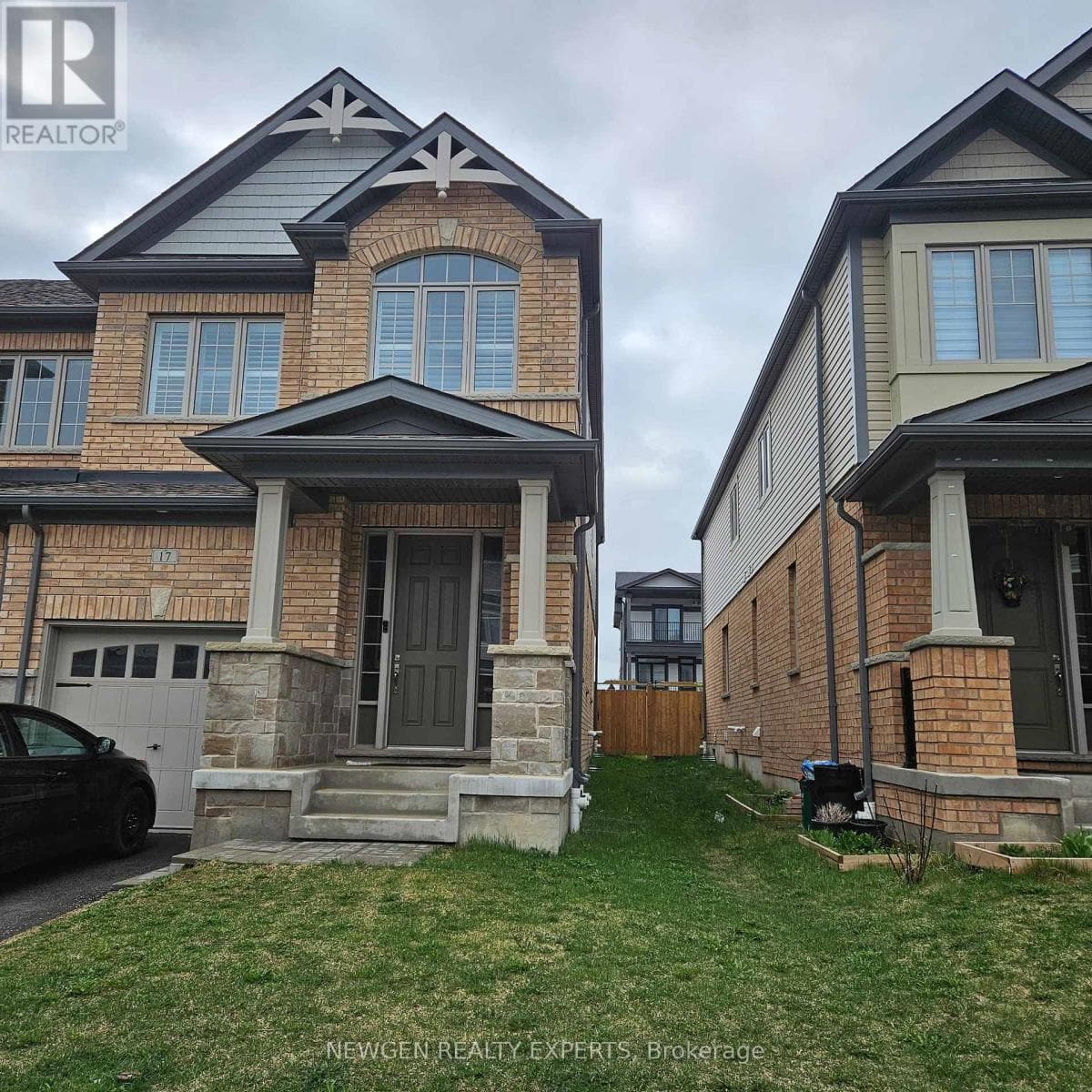17 STONEHILL AVENUE — photo 1