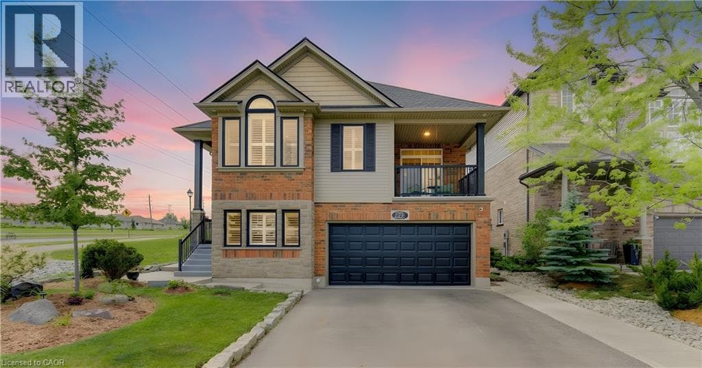 725 ZURICH Drive — photo 1