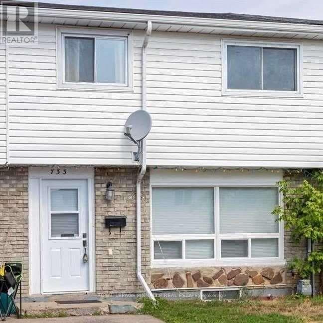 733 PARKVIEW CRESCENT — photo 3