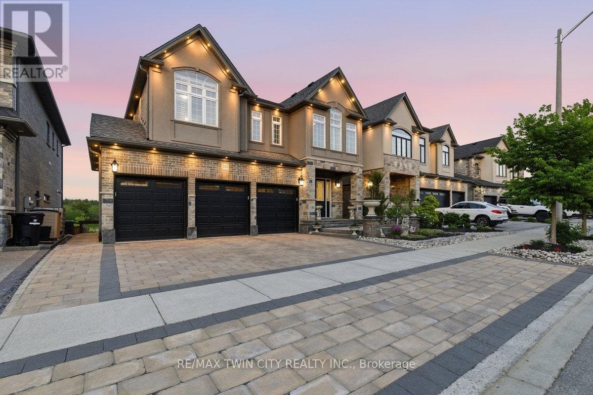 550 BRITTANIA CRESCENT — photo 1