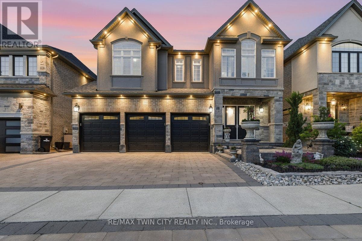 550 BRITTANIA CRESCENT — photo 3