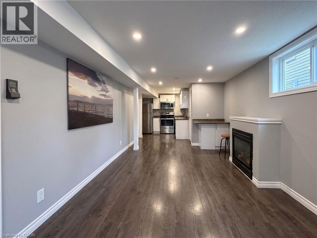304 LEMON GRASS Crescent Unit# B — photo 2