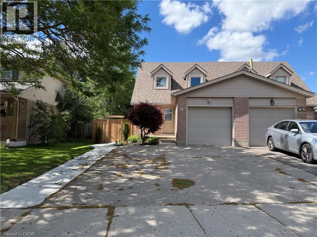 22 CARMINE Crescent Unit# UPPER — photo 1