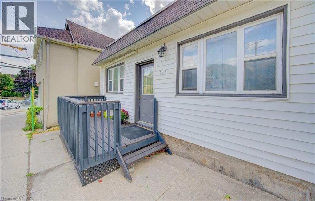 233 LANCASTER Street E — photo 2