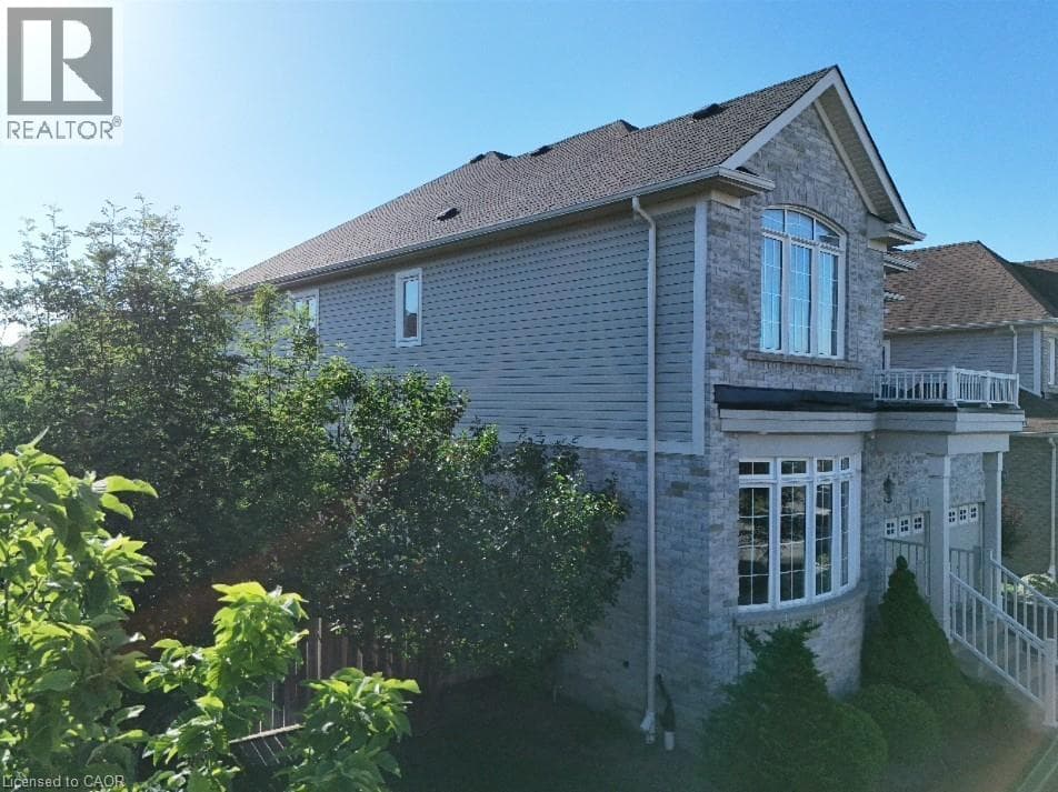 512 TERRINGTON Crescent — photo 2