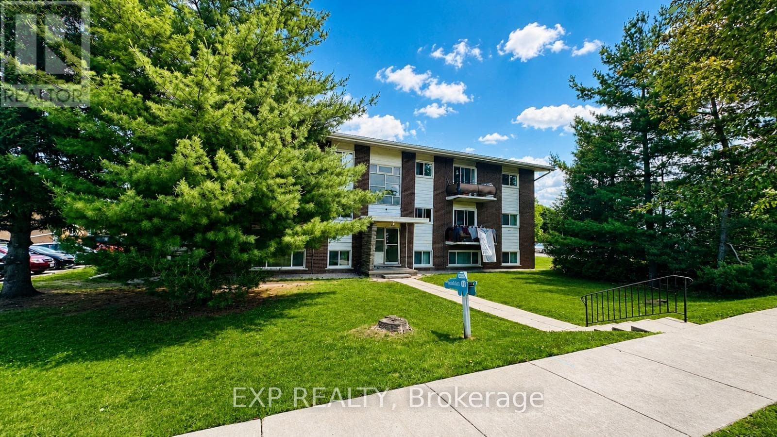 2 - 428 BARRIE PLACE — photo 2
