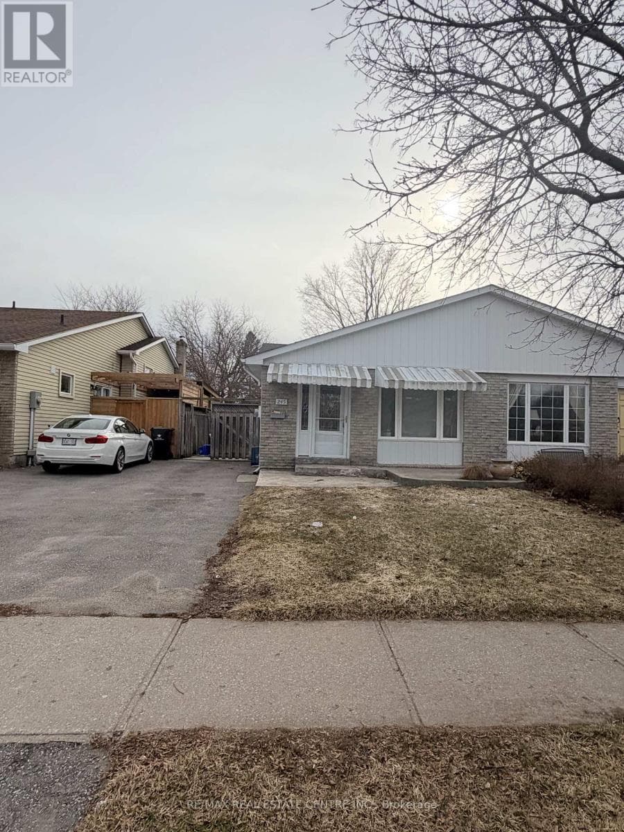 245 HERITAGE DRIVE — photo 2
