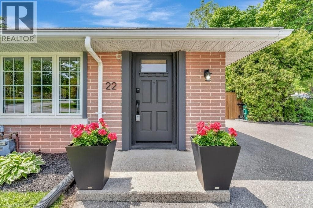 22 DALE Avenue — photo 2