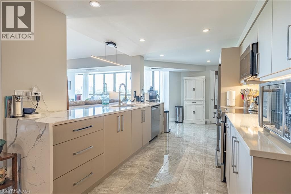 265 WESTCOURT Place Unit# 601 — photo 3