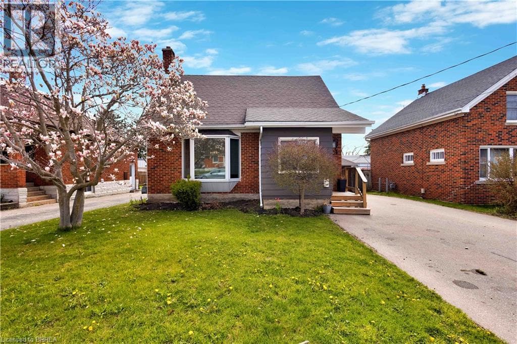 371 OTTAWA Street S — photo 3