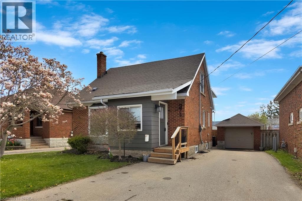 371 OTTAWA Street S — photo 2