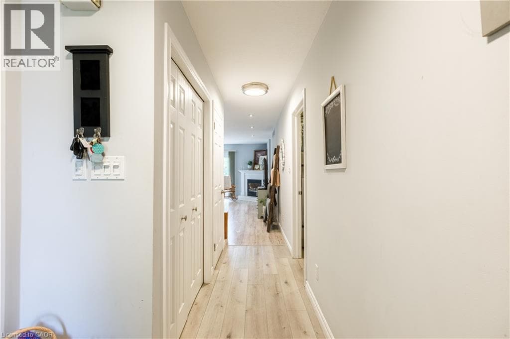 907 DOON VILLAGE Road — photo 3
