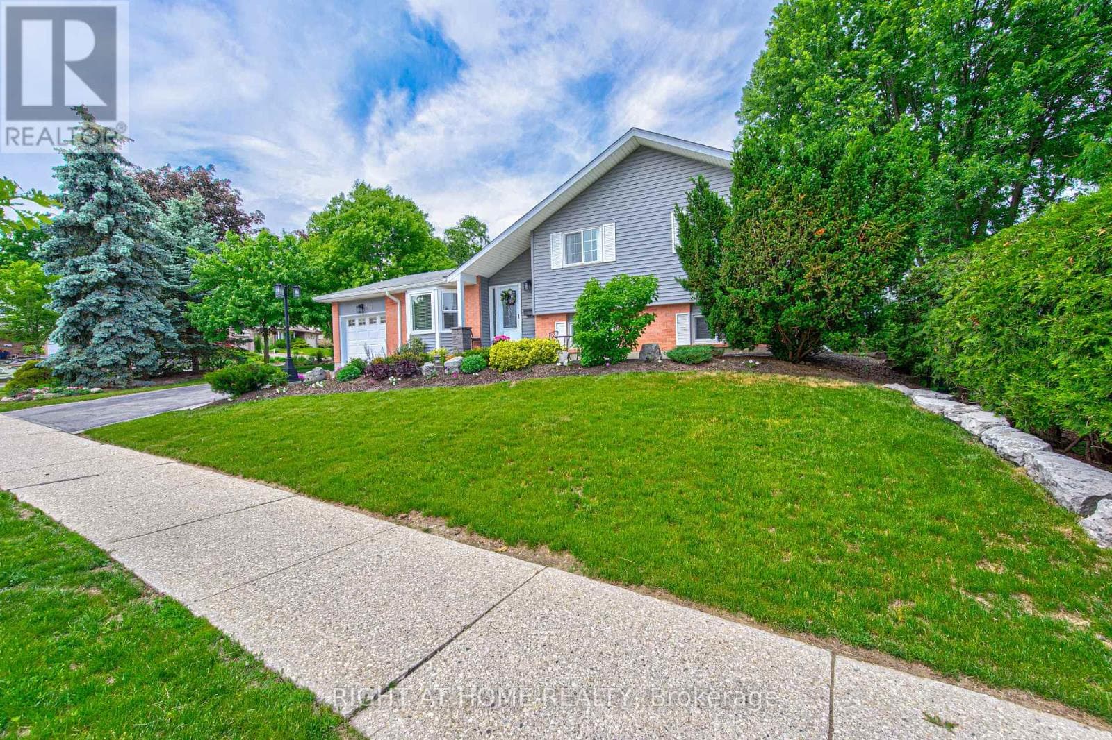 399 GRAND RIVER BOULEVARD — photo 2