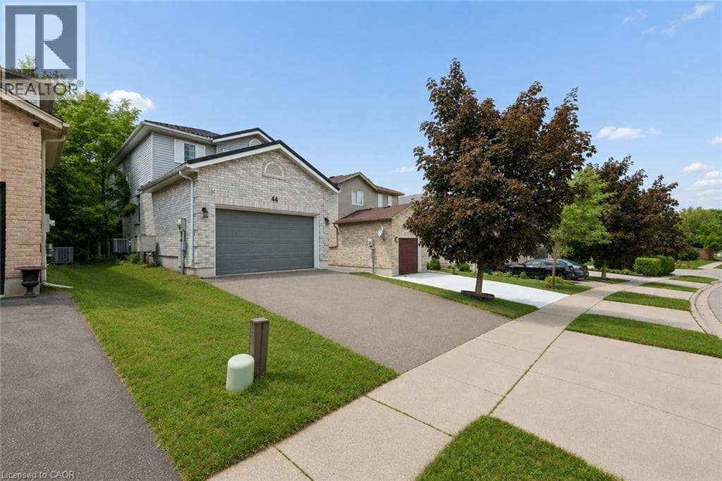 44 ALDERSON Drive — photo 2