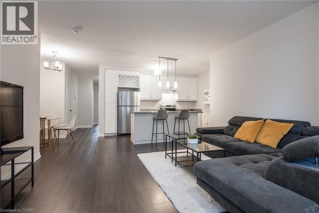 155 THOMAS SLEE Drive Unit# 1D — photo 3