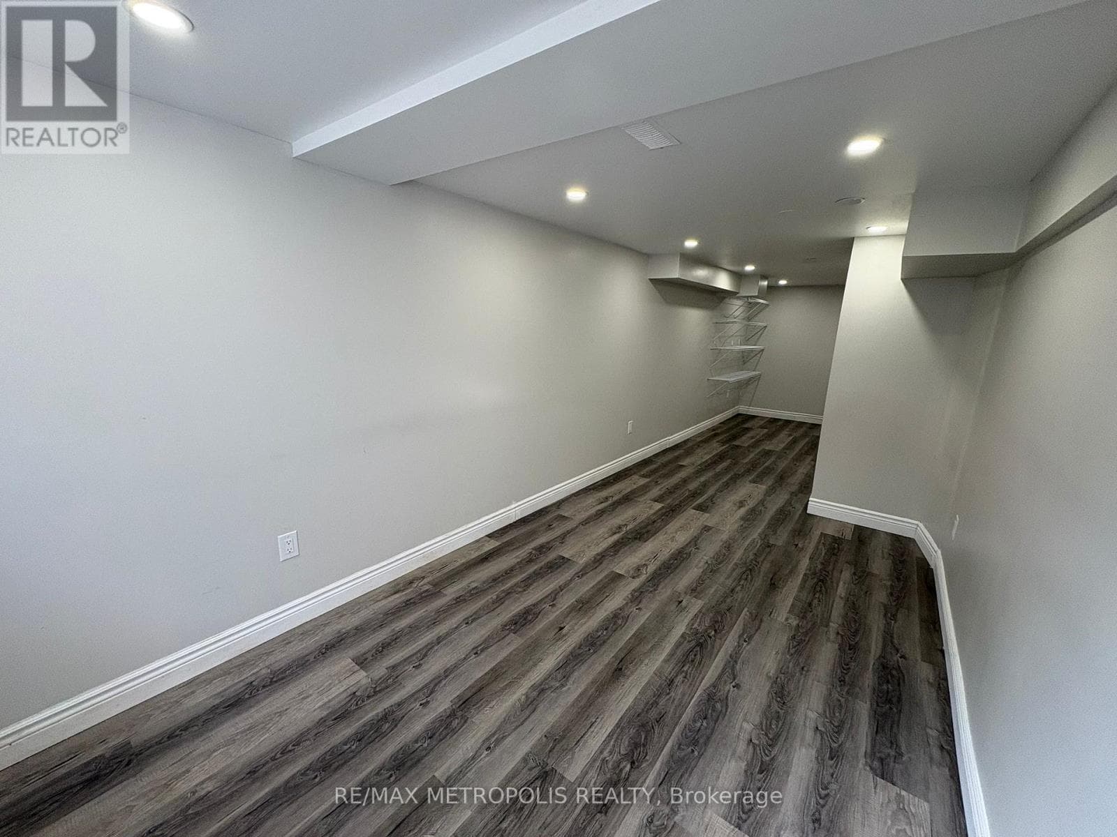 BSMT - 44 ENDEAVOUR DRIVE — photo 1