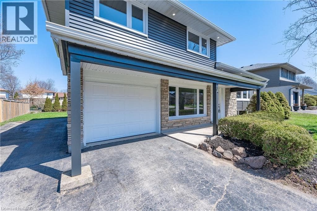 34 BRADLEY Drive — photo 3