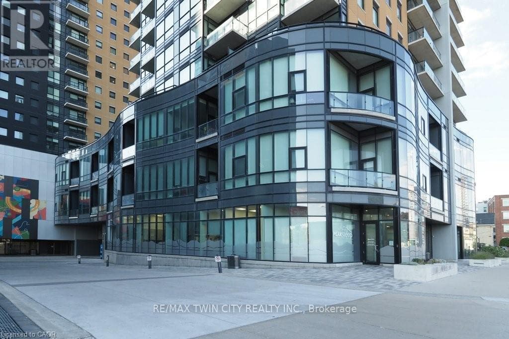 910 - 100 GARMENT STREET — photo 2