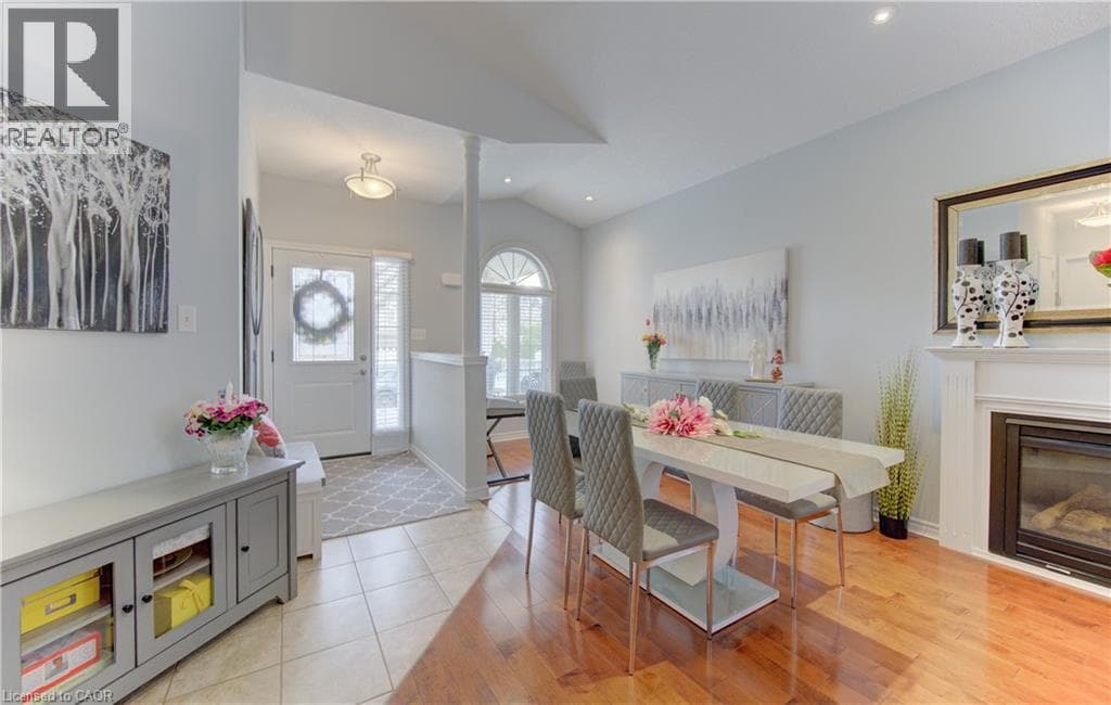 369 ZELLER Drive — photo 3