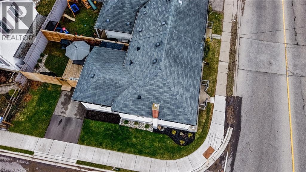 19 CEDAR Street — photo 2