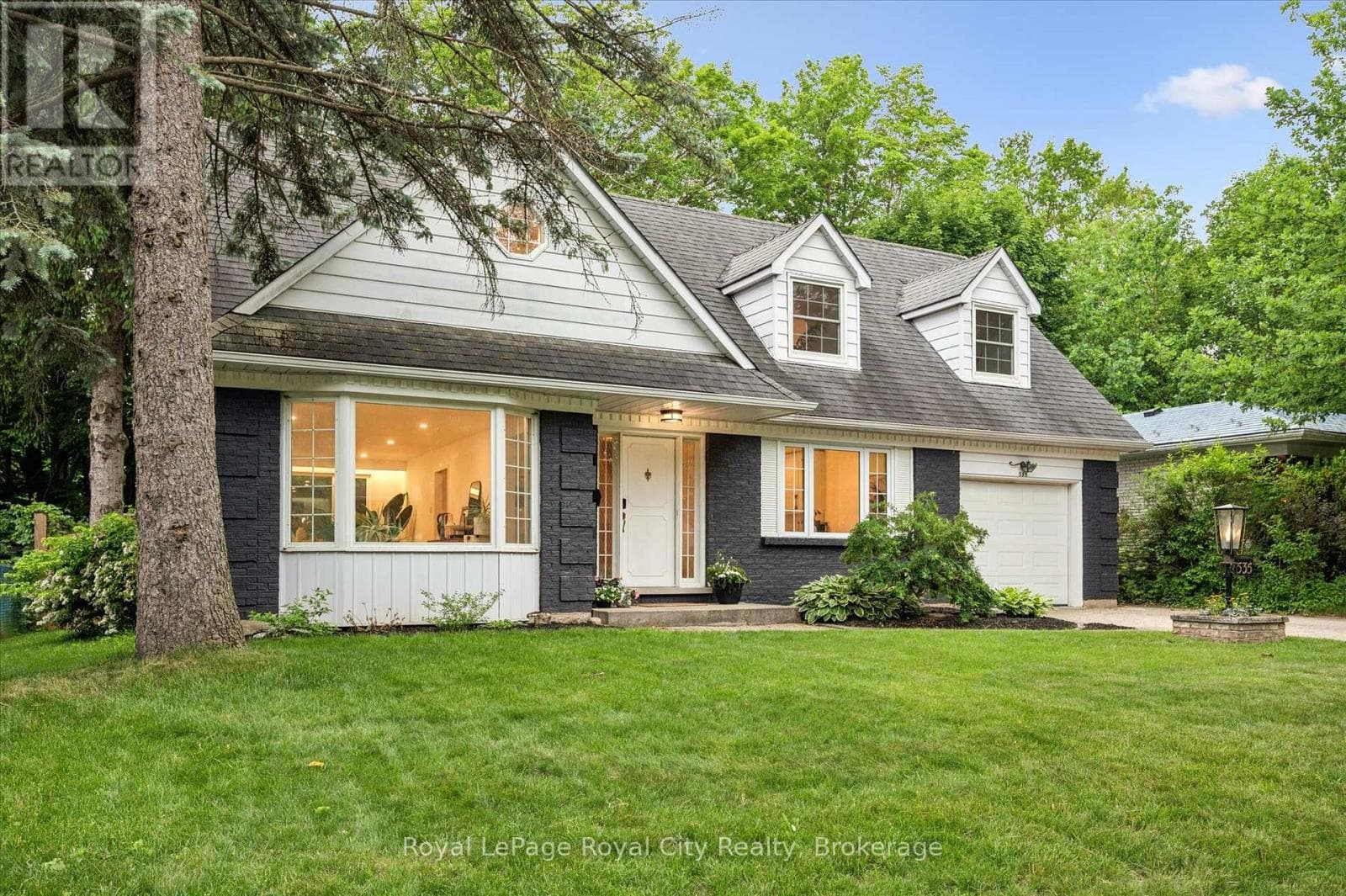 535 SPRUCEHILL AVENUE — photo 2