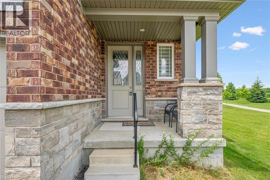 153 RIVERTRAIL Avenue — photo 3