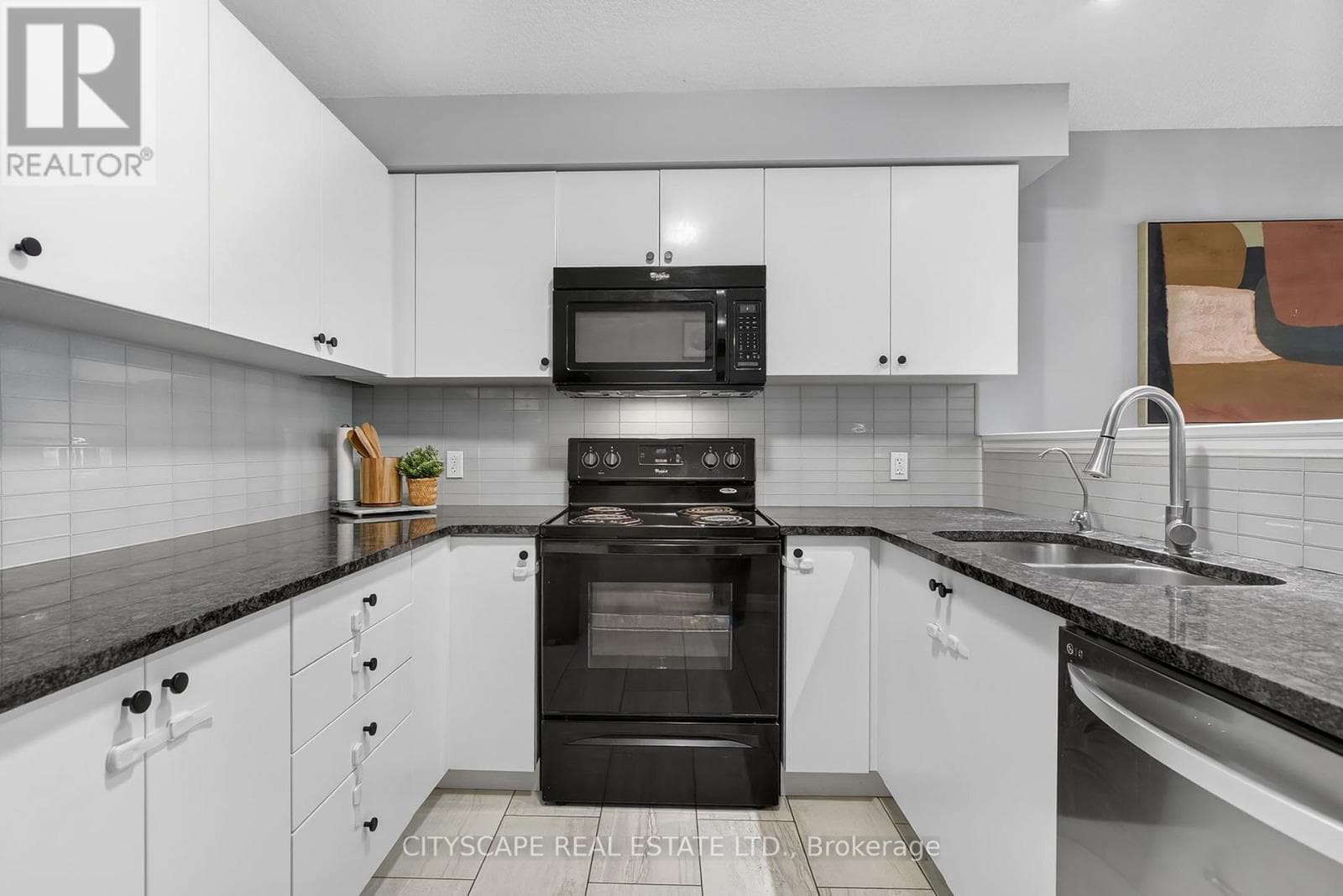 4 NATHAN COURT — photo 3