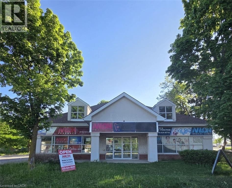 85 DUNDAS Street N — photo 1