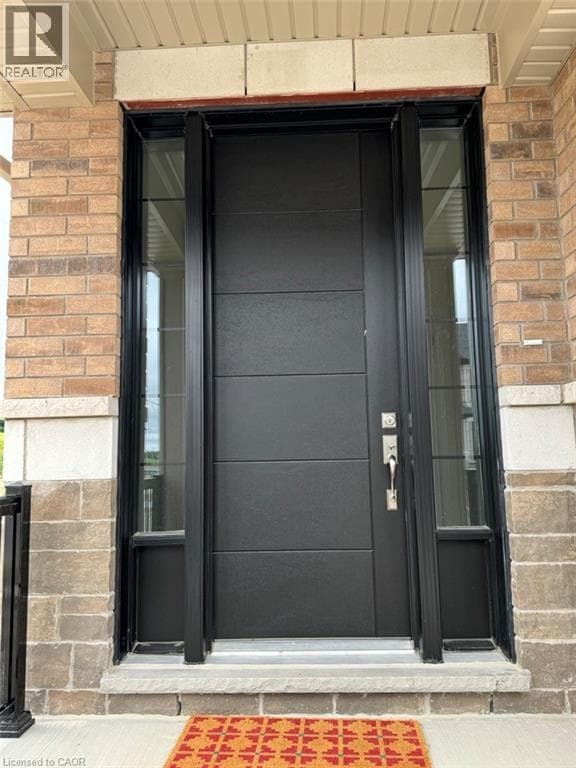 10 GUERNSEY Drive Unit# Upper — photo 2