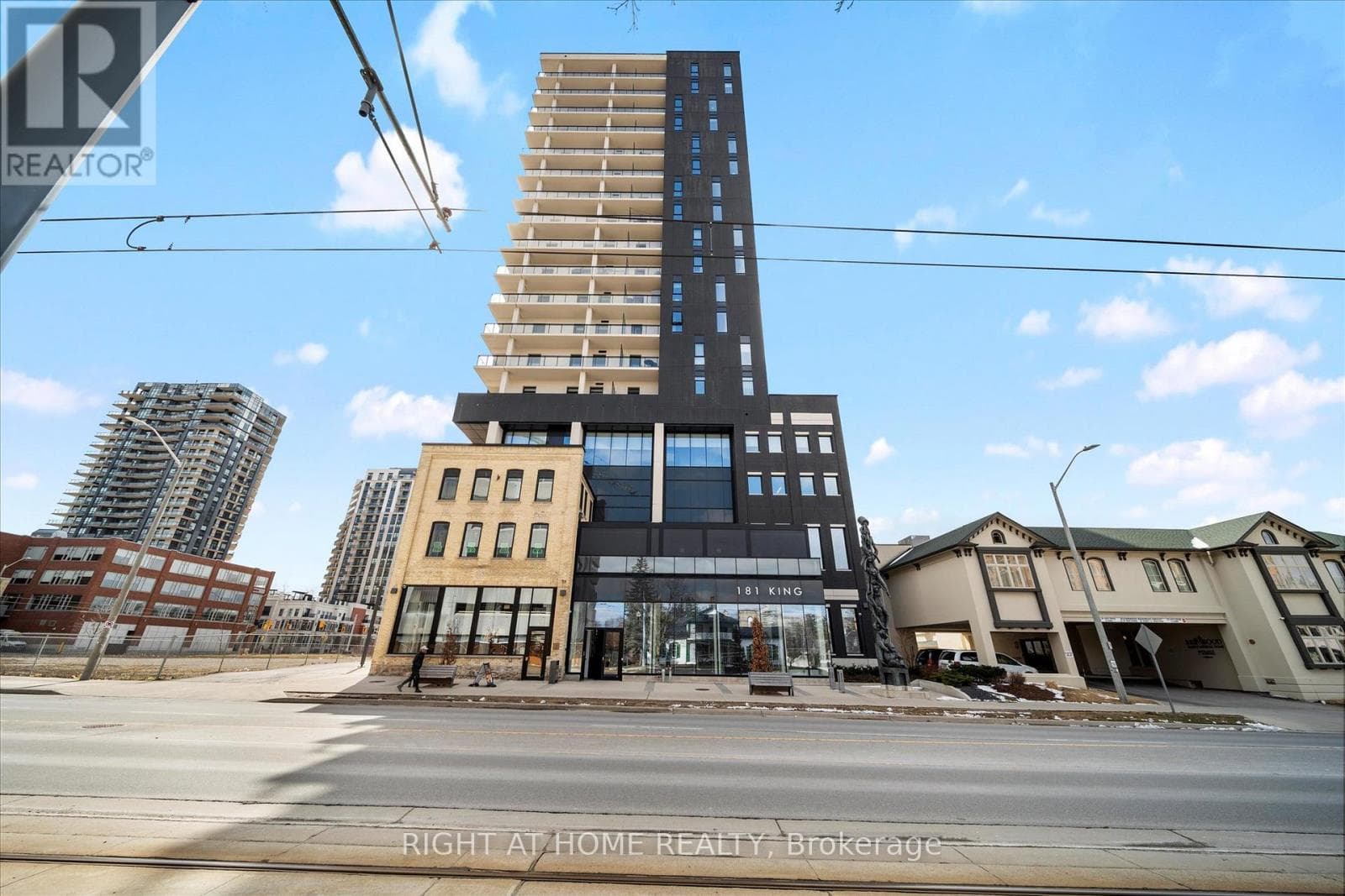 806 - 181 KING STREET S — photo 1