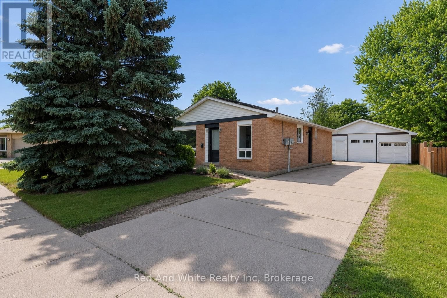 96 PATHFINDER CRESCENT — photo 1