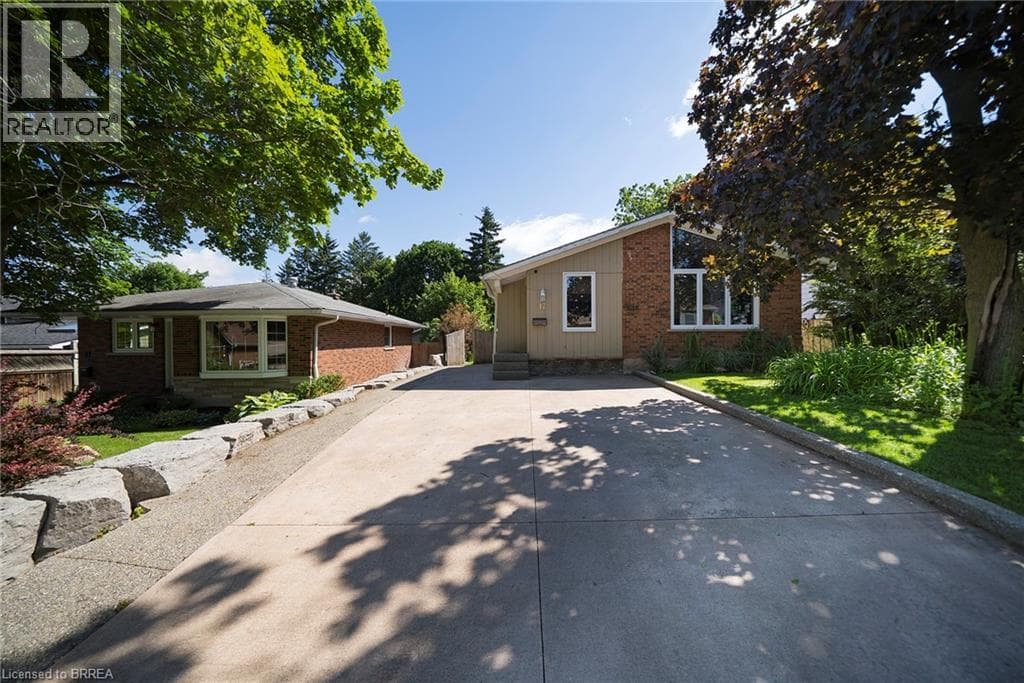 17 FLYNN Avenue — photo 3