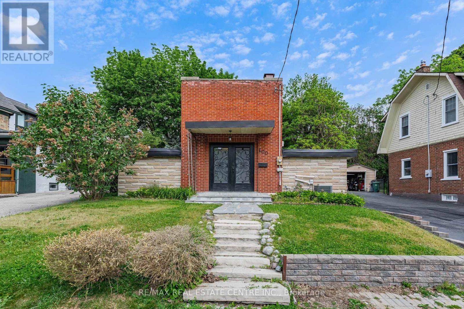 100 MANSION STREET — photo 1