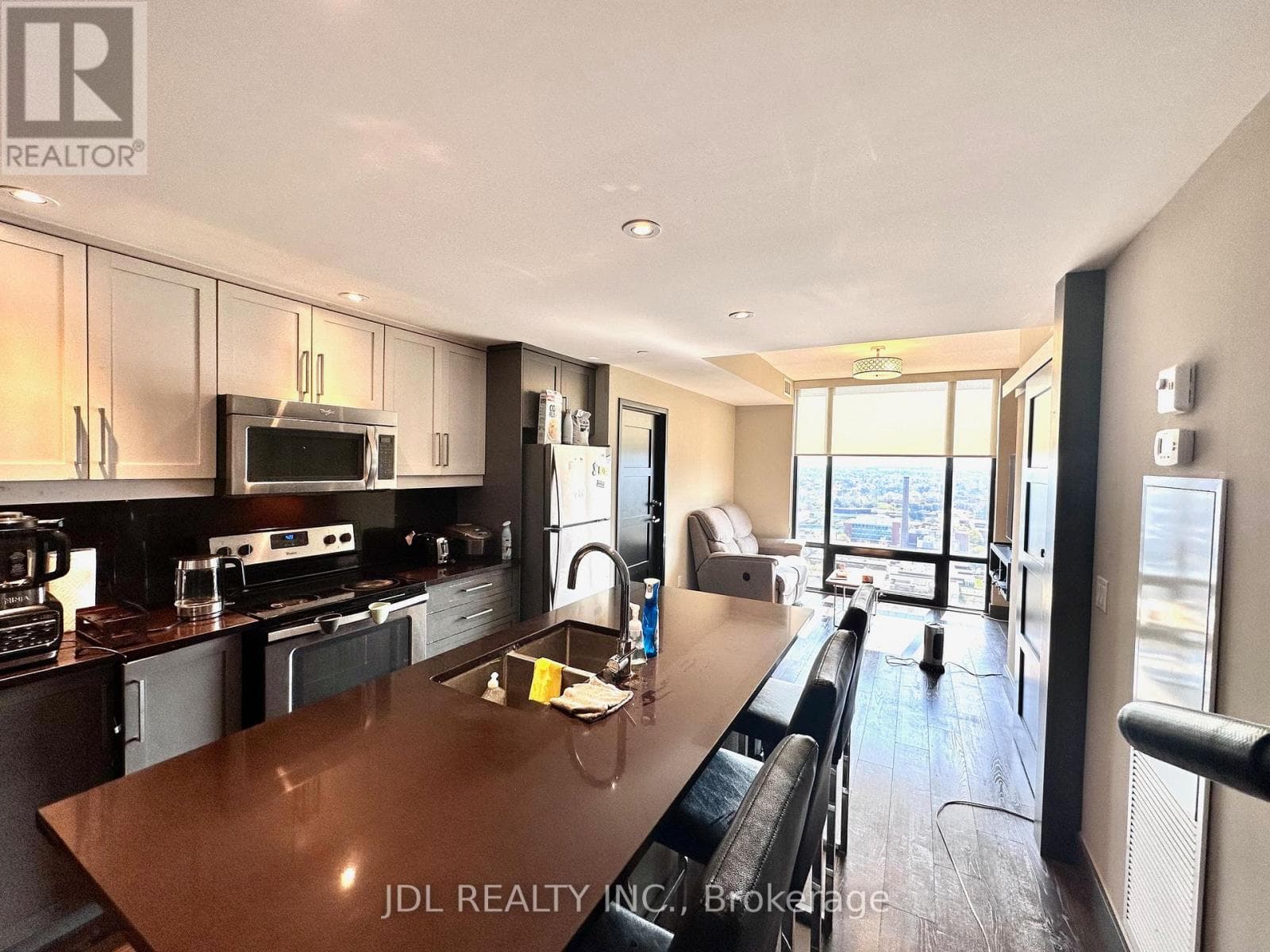S2501 - 330 PHILLIP STREET — photo 3