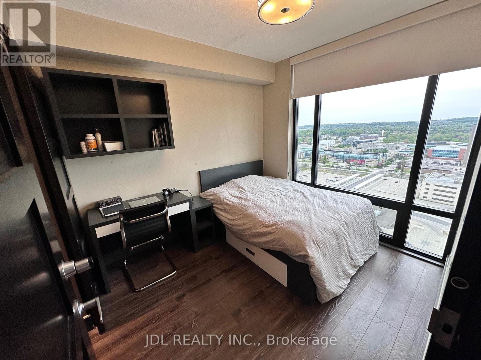 S2501 SHARED UNIT - 330 PHILLIP STREET — photo 3