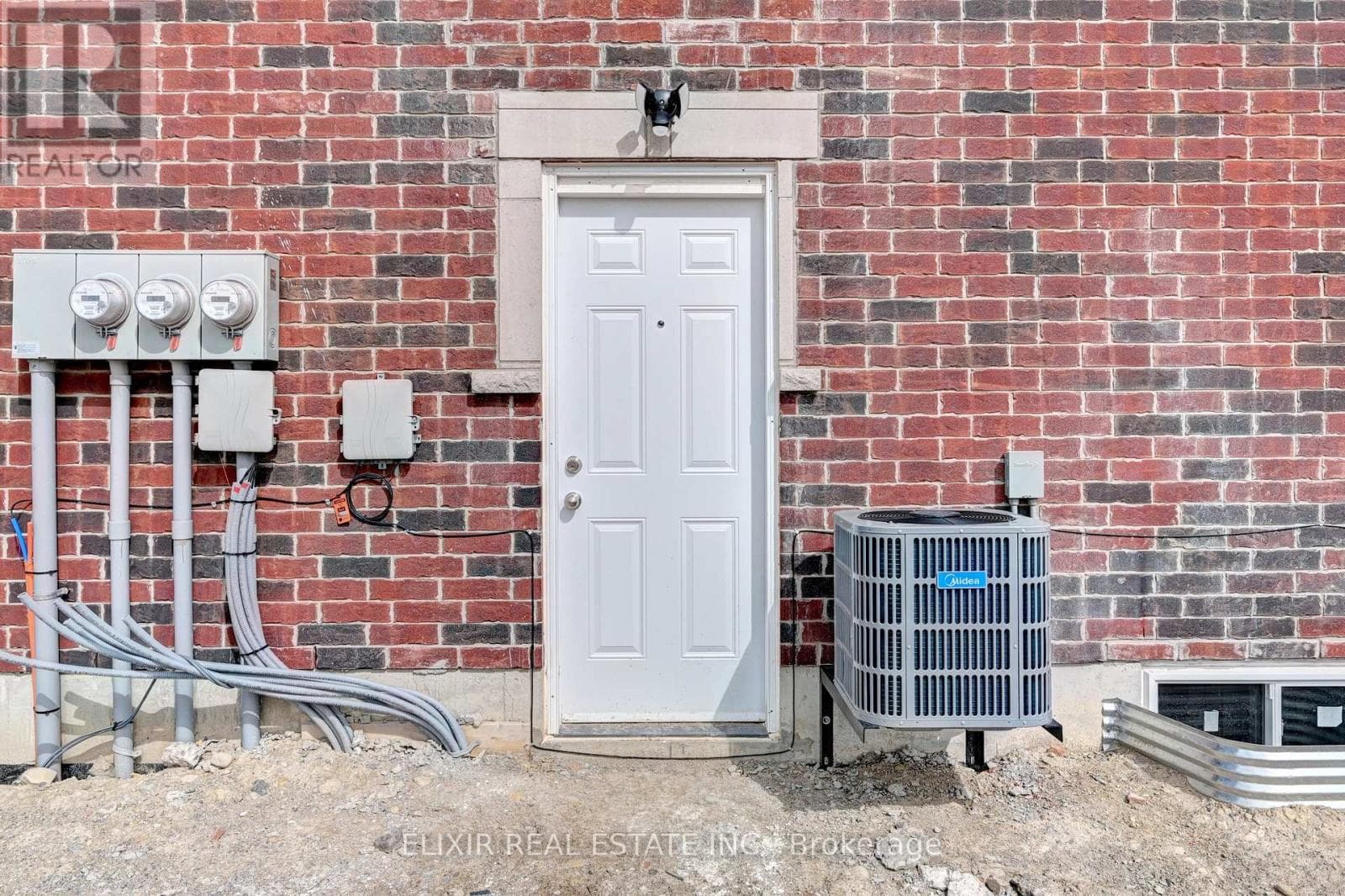 (LOWER LEVEL) - 151 STAMSON STREET — photo 3